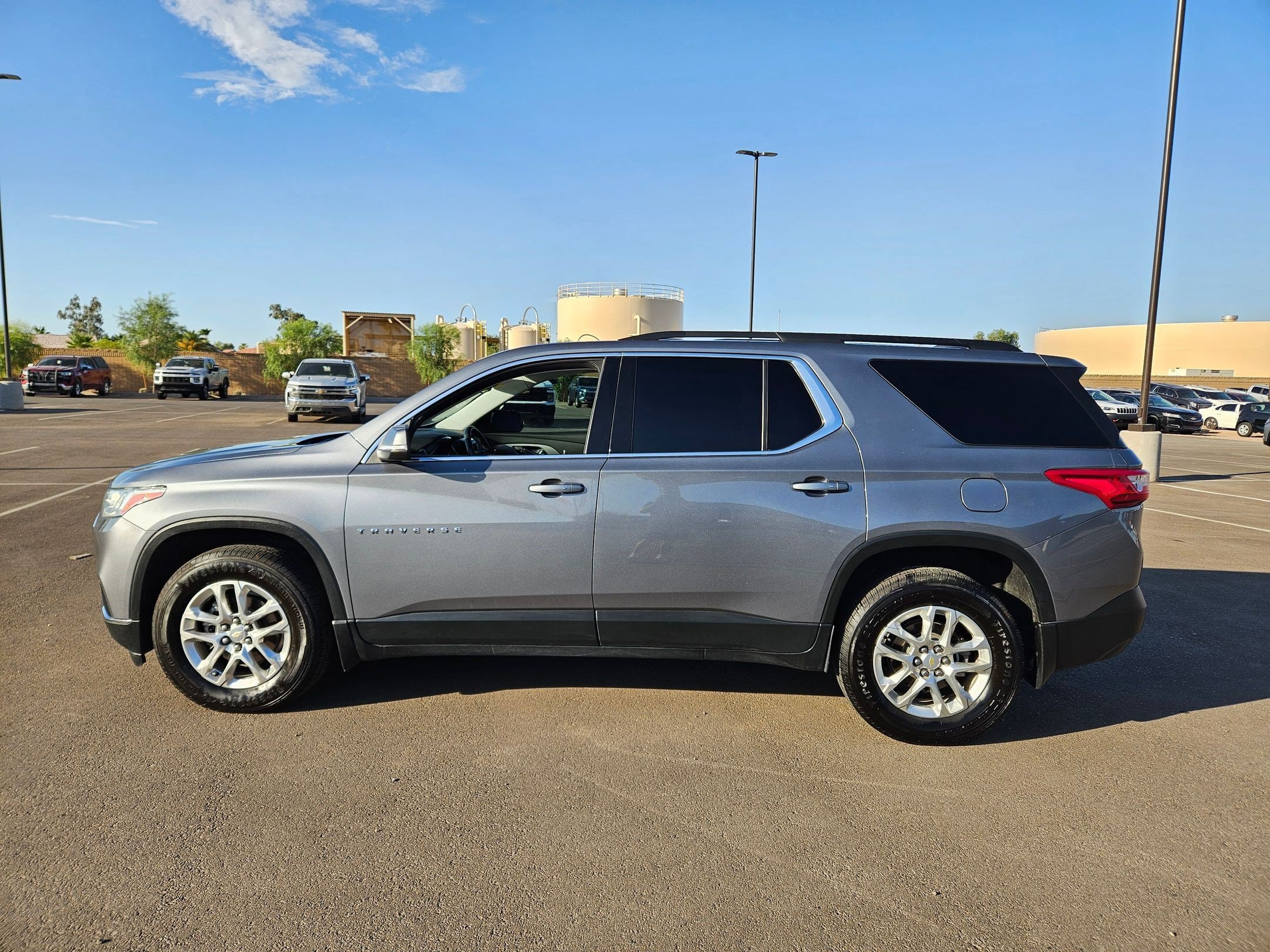 Certified 2021 Chevrolet Traverse LT FWD image 2