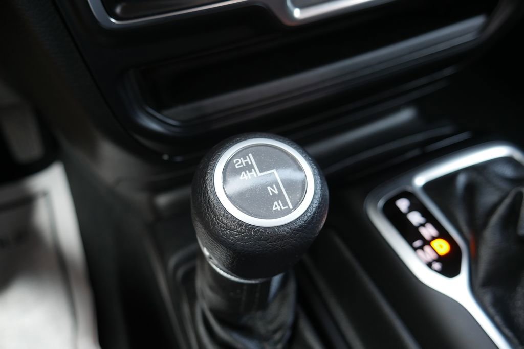 Used 2020 Jeep Wrangler Sport image 19