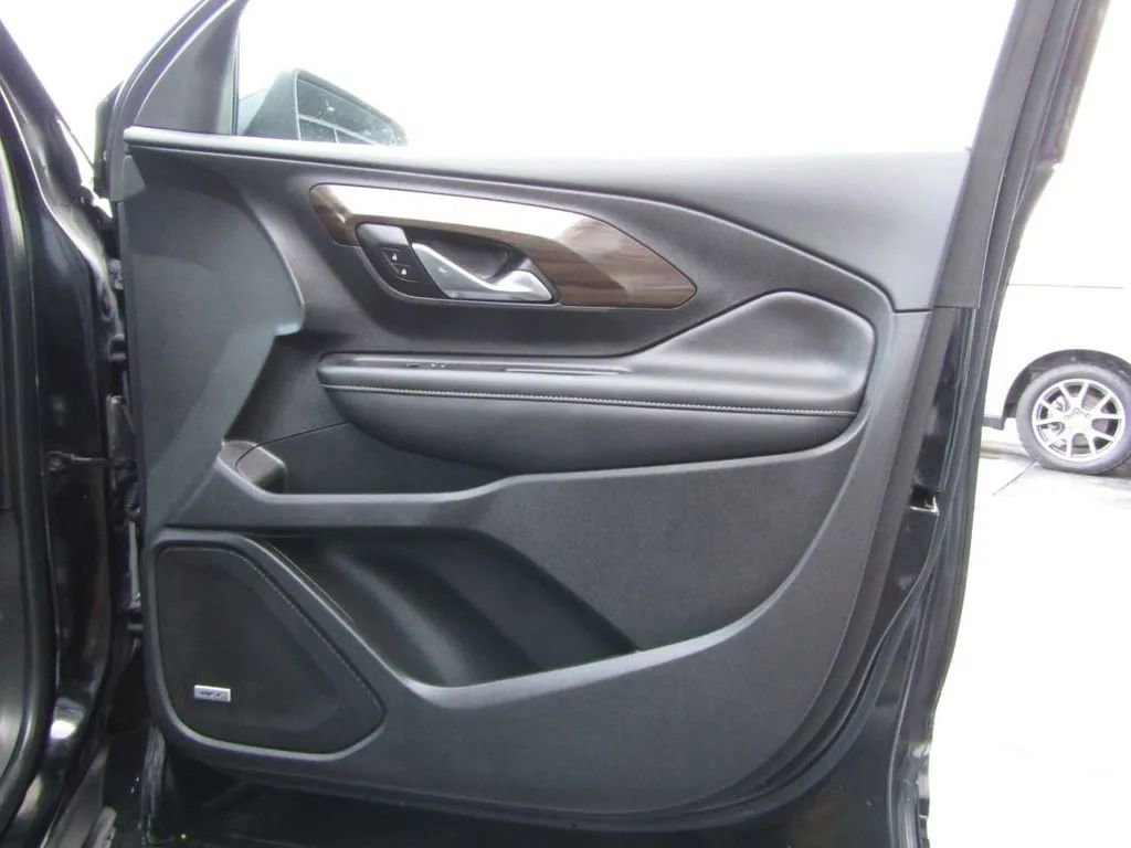 Used 2018 GMC Terrain Denali w/ Comfort Package image 43