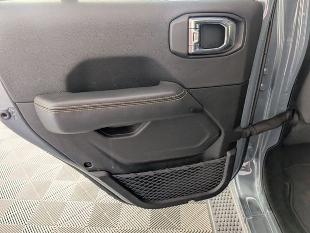 Used 2025 Jeep Wrangler Unlimited Sahara image 26