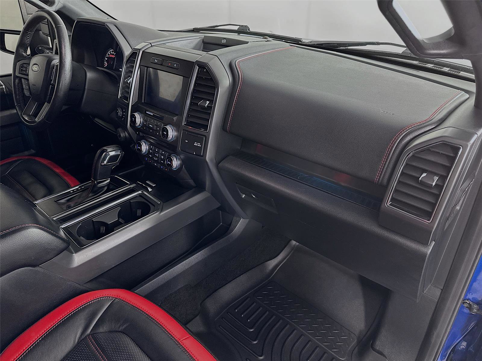 Used 2018 Ford F150 Lariat w/ Equipment Group 502A Luxury image 29