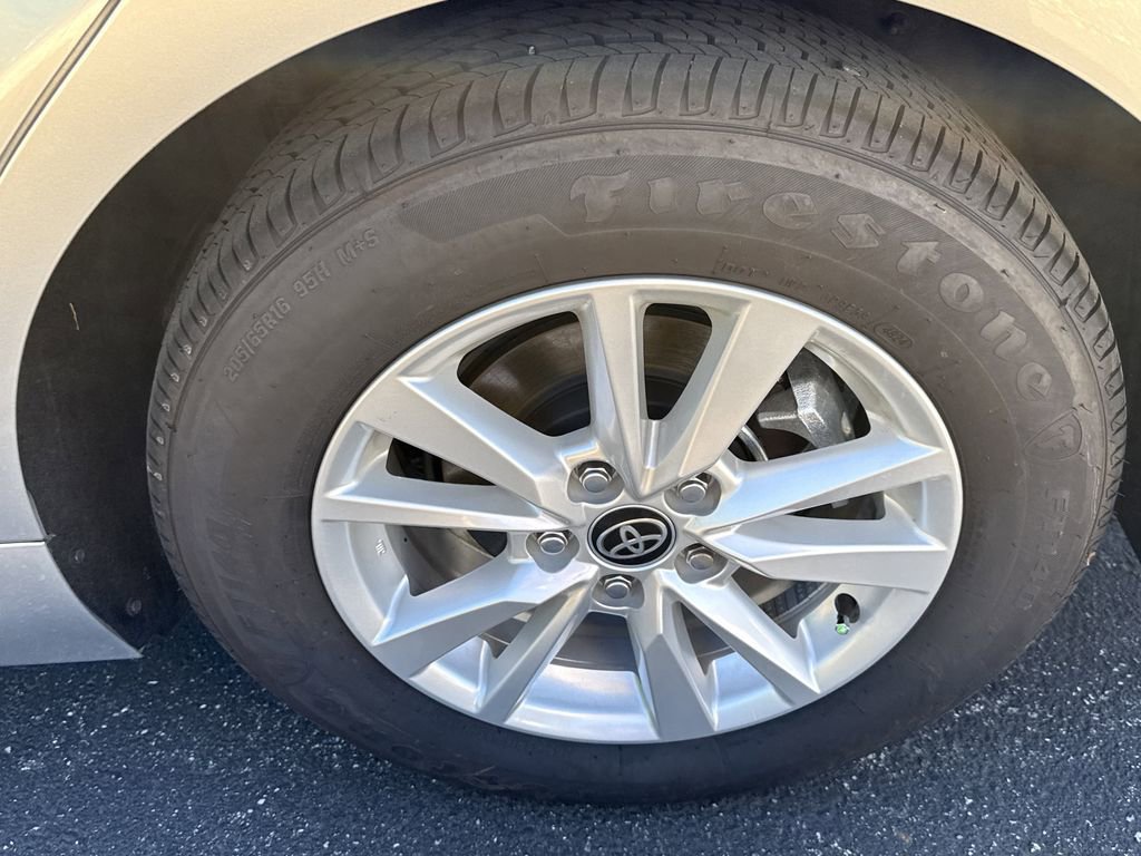 Used 2025 Toyota Camry LE FWD image 19