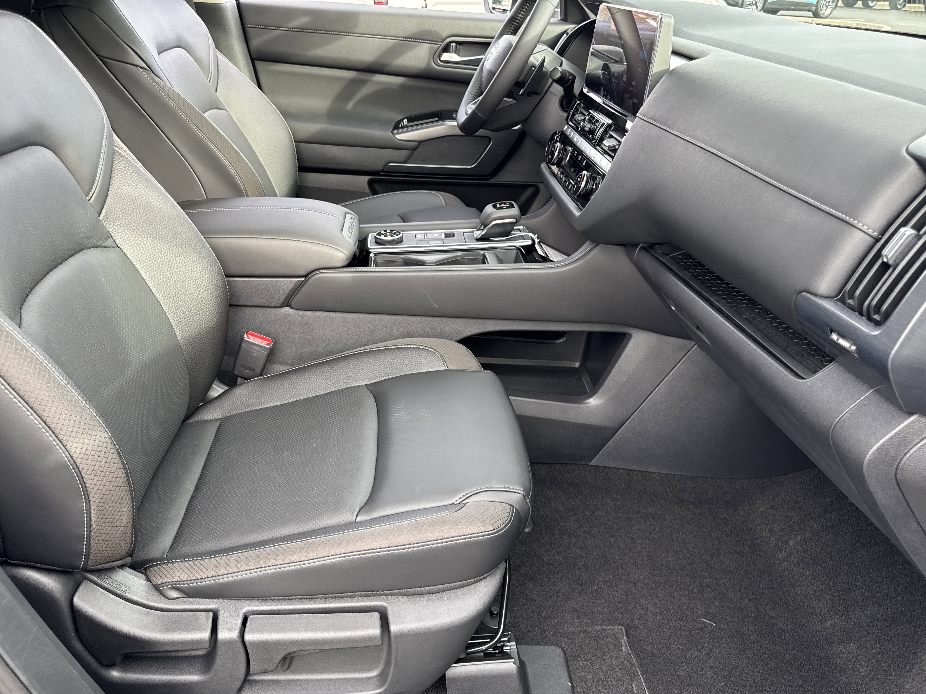 New 2026 Nissan Pathfinder SL image 21