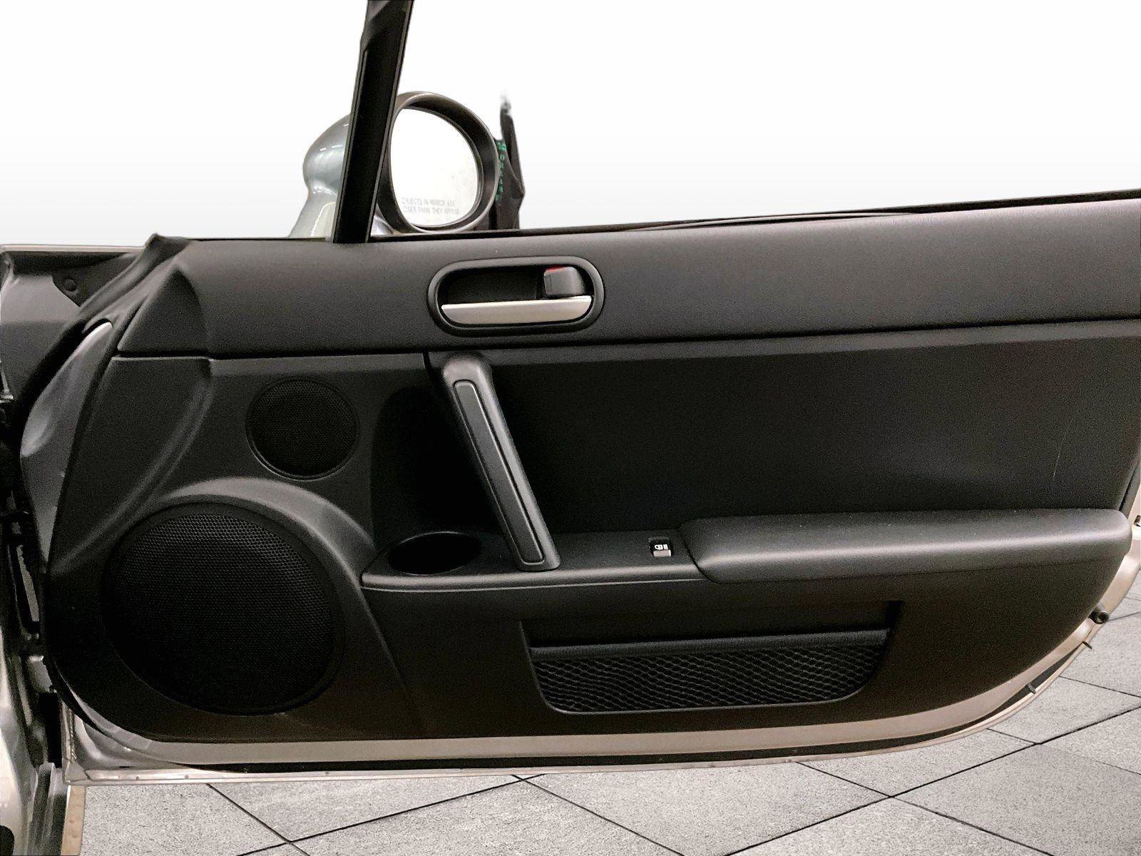 Used 2010 MAZDA MX-5 Miata Touring RWD image 23