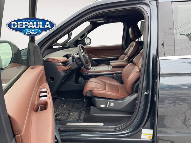 Used 2025 Lincoln Navigator L Reserve image 11
