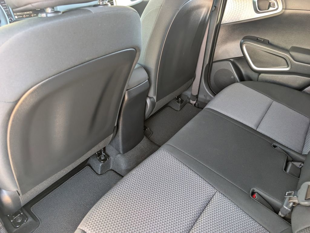 Certified 2025 Kia Soul LX image 18