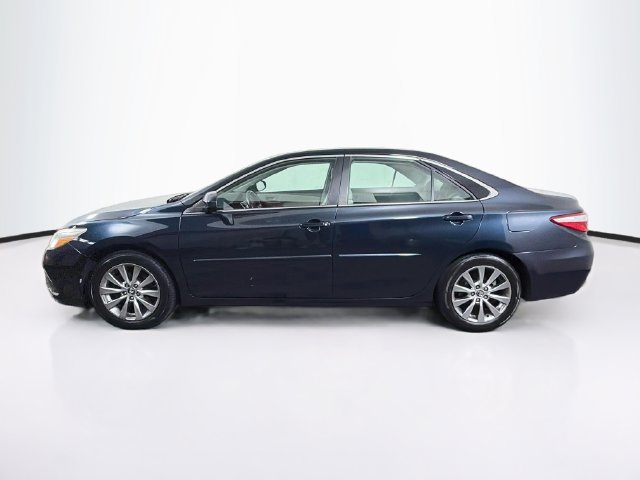 Used 2016 Toyota Camry XLE w/ Moonroof Package FWD image 5