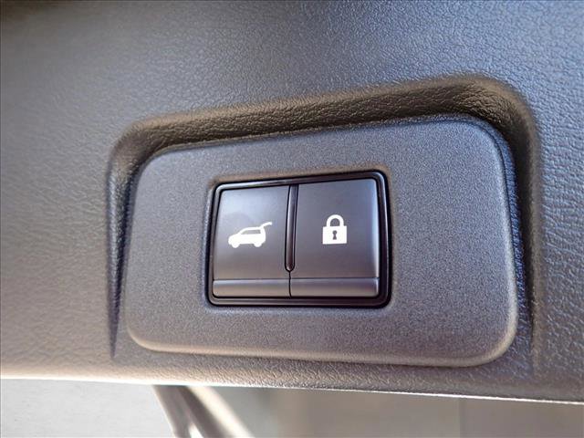 Used 2024 Nissan Rogue SV image 9