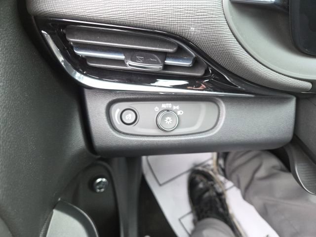 Used 2025 Buick Envista Avenir image 52