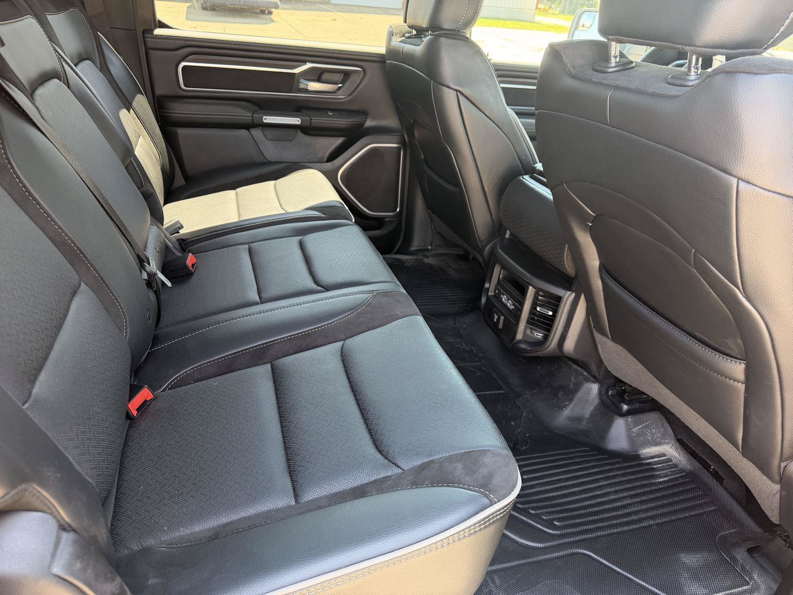 Used 2025 RAM 1500 Laramie AWD/4WD image 10