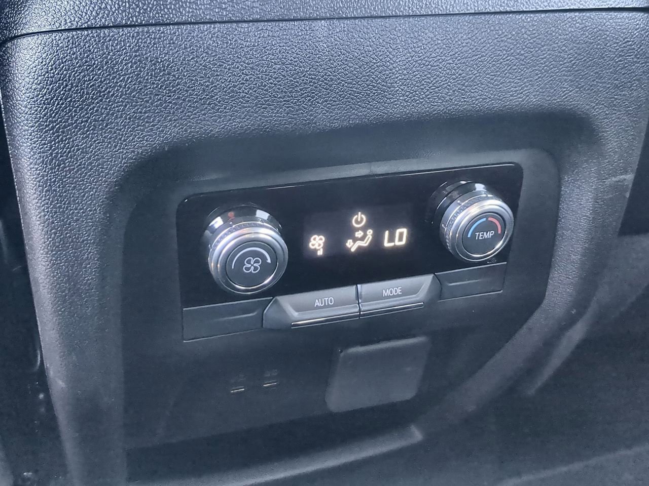 Used 2025 GMC Acadia Elevation w/ Elevation Premium Package image 21