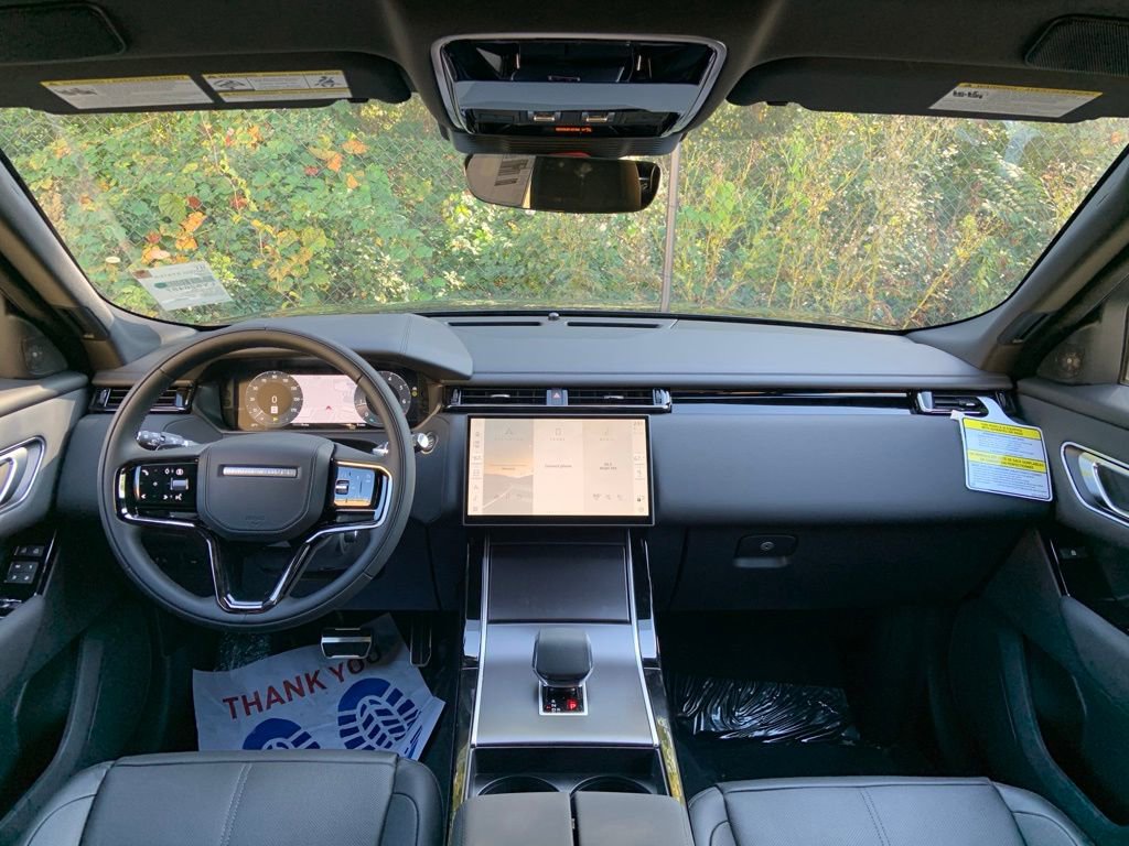 New 2026 Land Rover Range Rover Velar Dynamic SE image 18