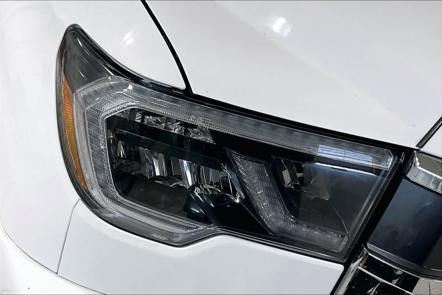 Used 2020 Toyota Sequoia Limited w/ Safety & Convenience Package AWD/4WD image 26