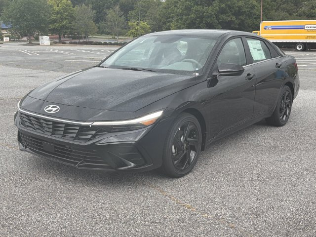 New 2026 Hyundai Elantra SEL Sport Premium FWD image 3