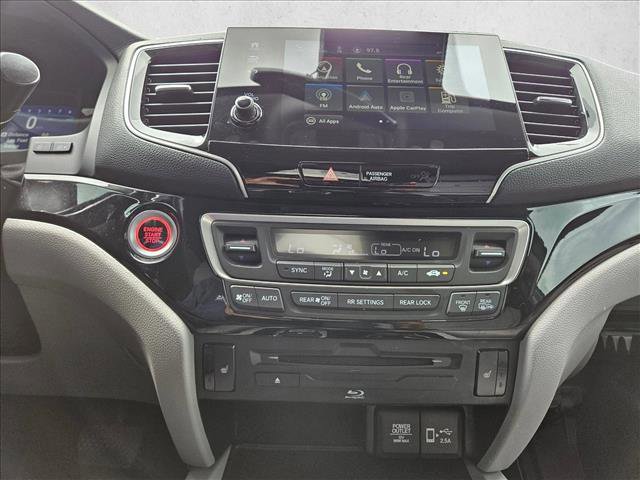 Used 2019 Honda Pilot Touring image 16