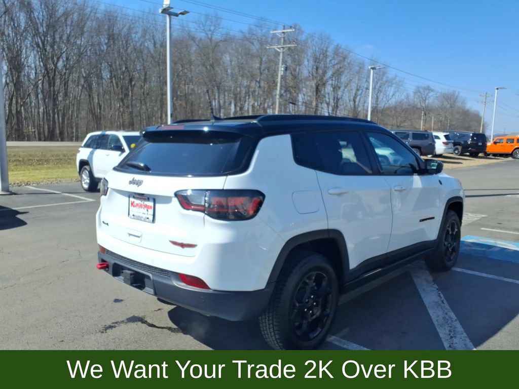 Used 2023 Jeep Compass Trailhawk w/ Trailhawk Elite Group AWD/4WD image 5