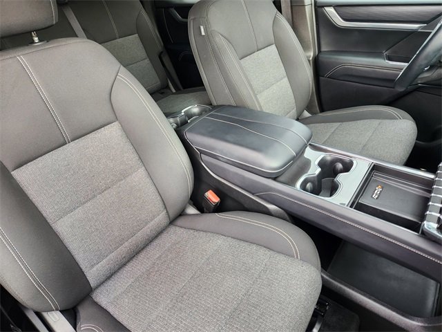 Used 2025 GMC Acadia Elevation image 16