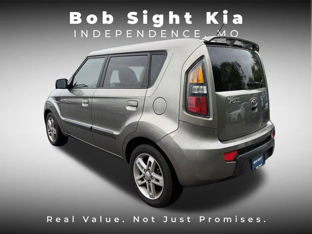 Used 2010 Kia Soul + FWD image 7