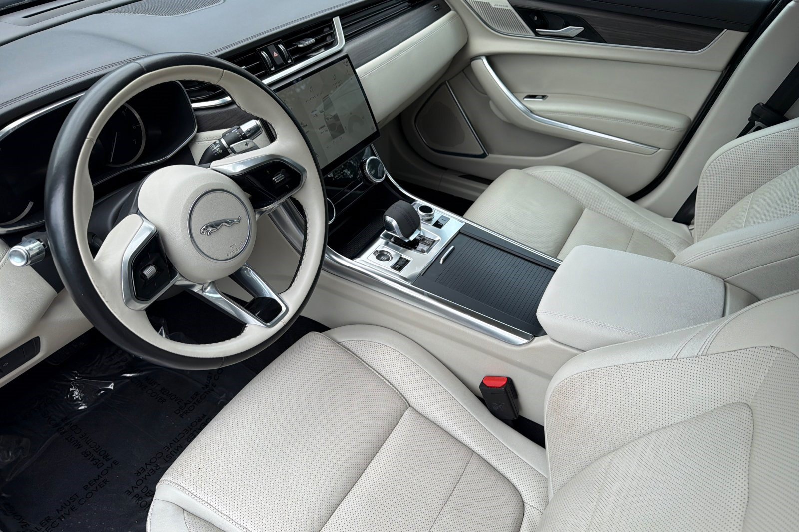 Used 2021 Jaguar XF S RWD image 4