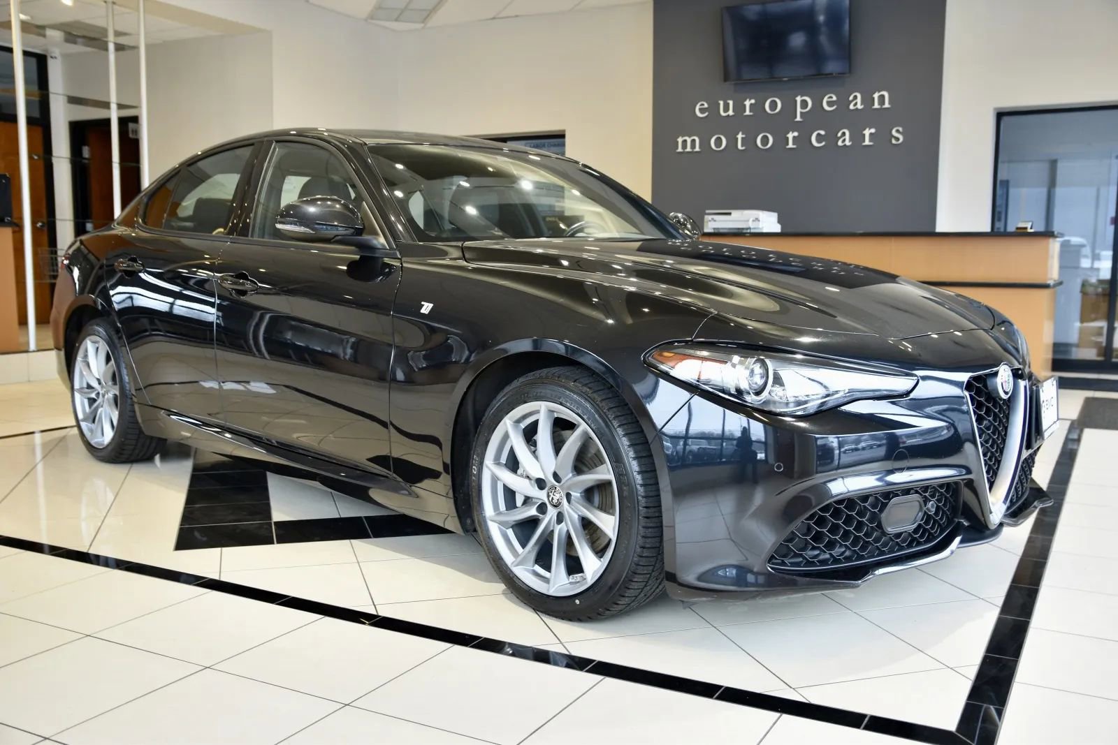 Used 2022 Alfa Romeo Giulia Ti image 1