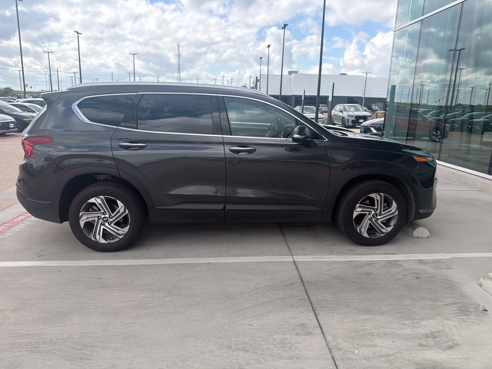 Certified 2023 Hyundai Santa Fe SEL w/ Cargo Package FWD image 4