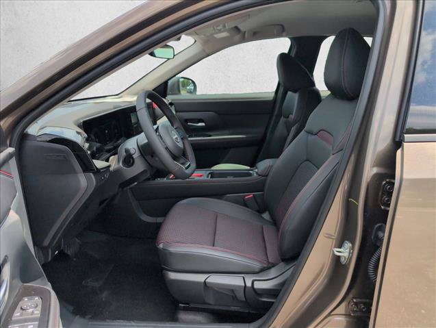 New 2025 Nissan Kicks SR w/ Illumination Package FWD image 14
