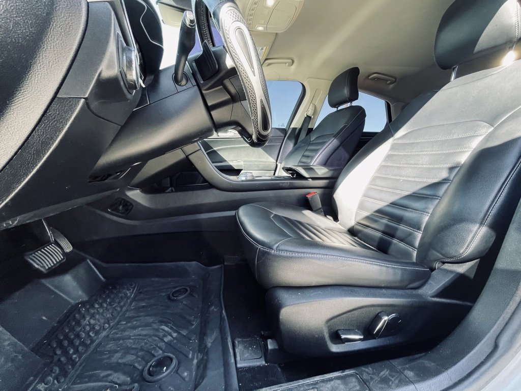 Used 2019 Ford Fusion SEL image 20