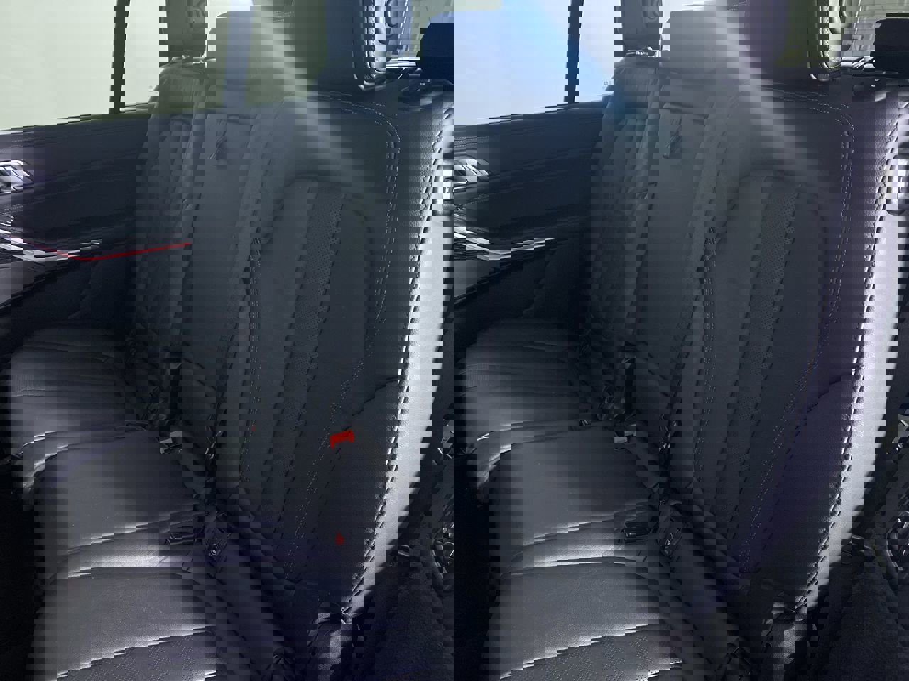 Used 2021 BMW X7 M50i w/ Executive Package image 15