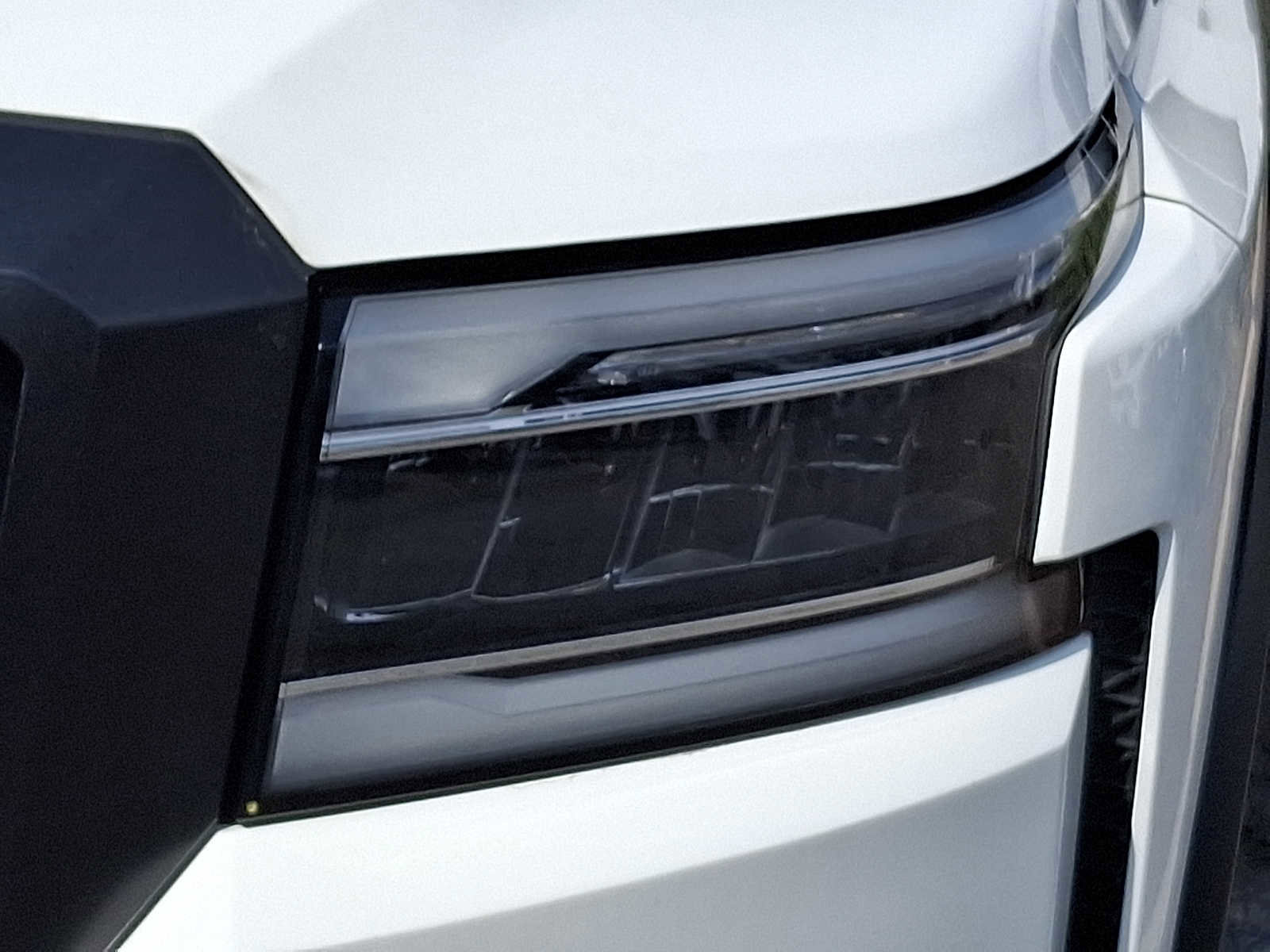 Used 2024 Nissan Frontier PRO-4X w/ Off-Road Protection Package image 8