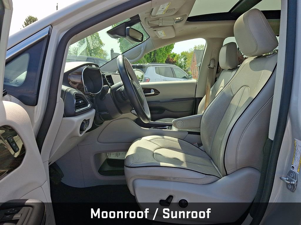 Used 2021 Chrysler Pacifica Limited w/ Uconnect Theater Family Group FWD image 15