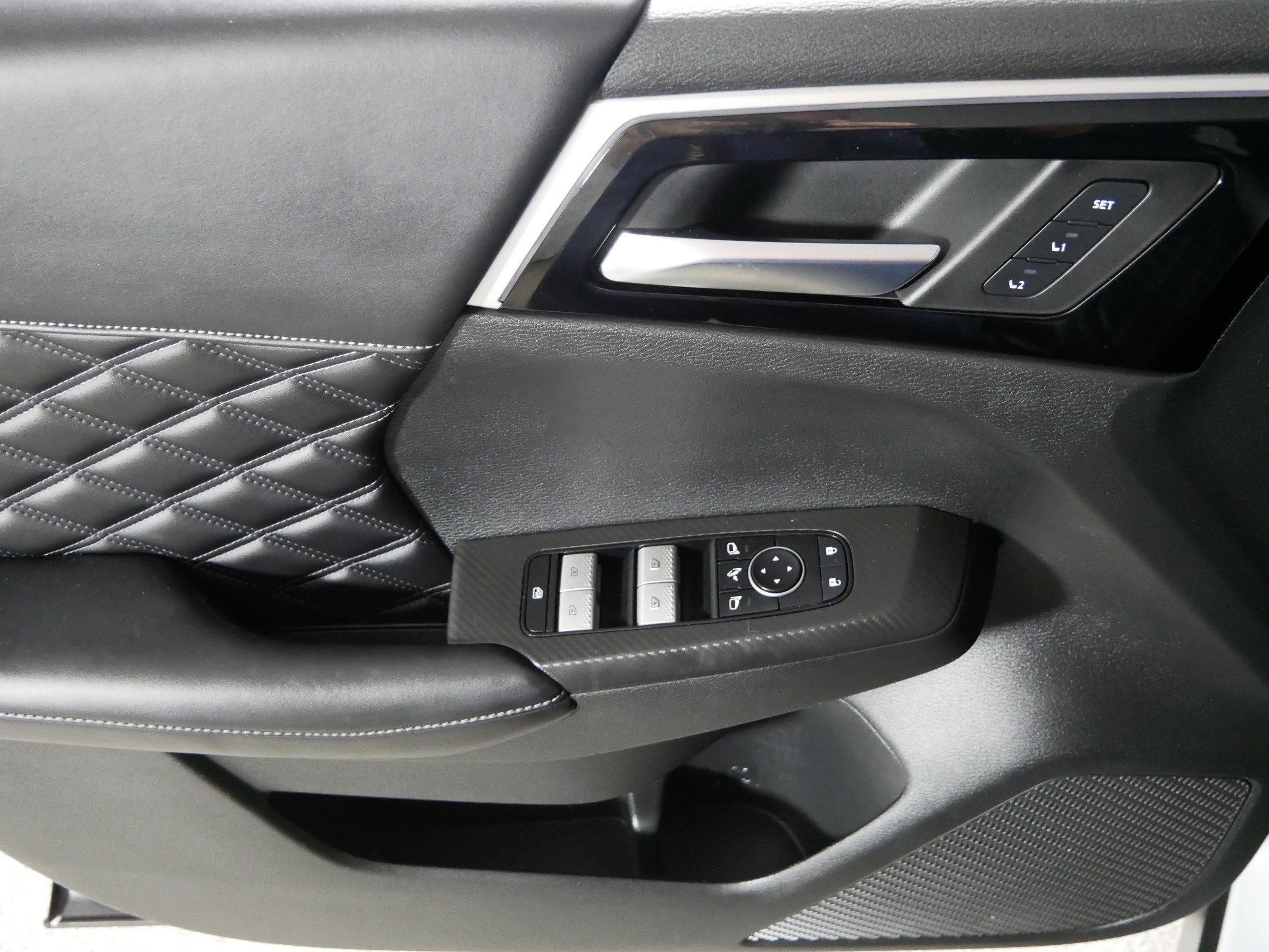 Used 2022 Mitsubishi Outlander SEL AWD/4WD image 19