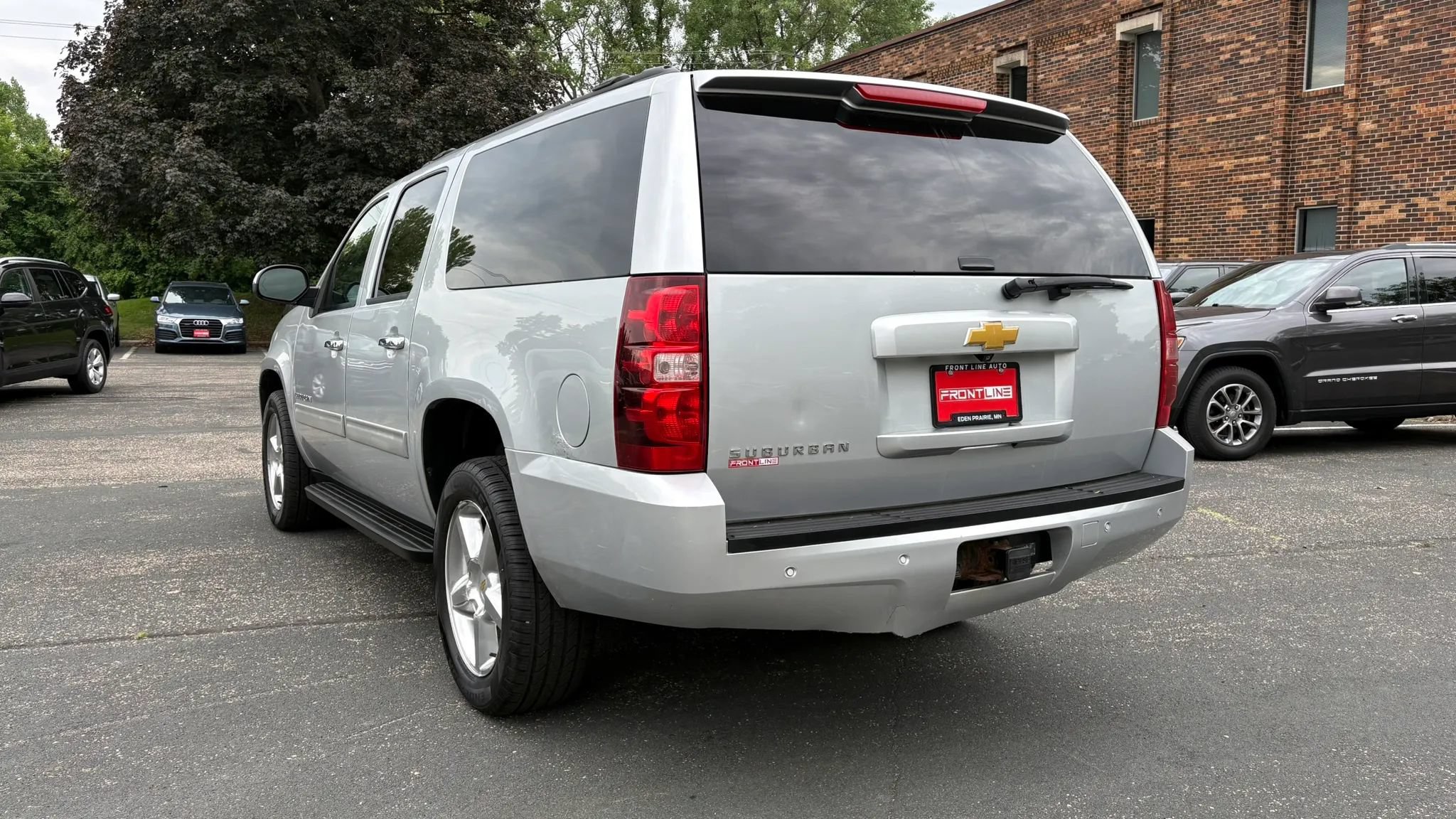 Used 2014 Chevrolet Suburban LS w/ All-Star Edition AWD/4WD image 7