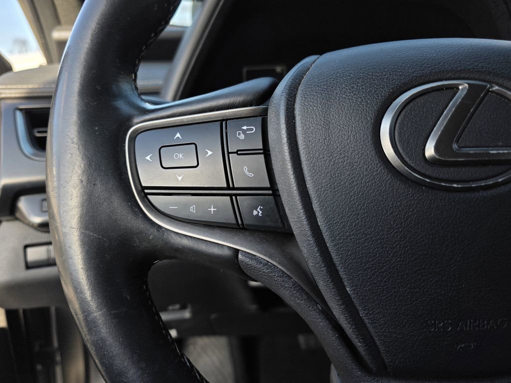 Used 2019 Lexus UX 200 w/ Premium Package image 25