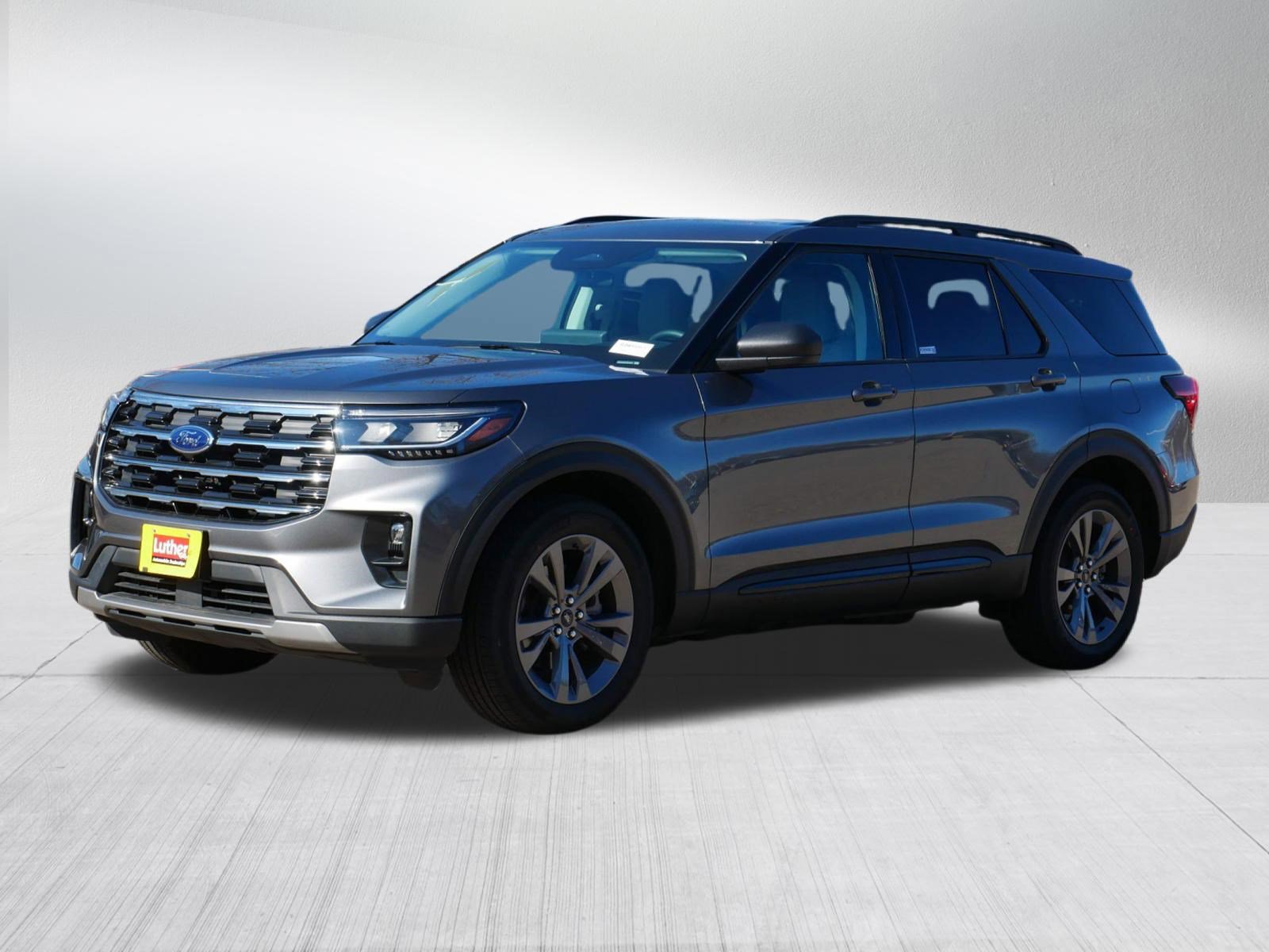 Used 2026 Ford Explorer Active w/ Active Comfort Package image 3