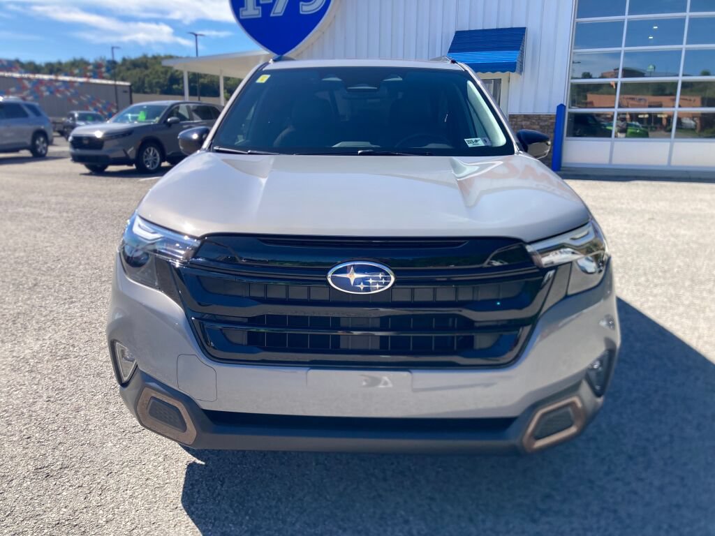 Used 2025 Subaru Forester Sport AWD/4WD image 2