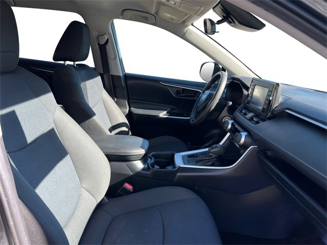 Used 2019 Toyota RAV4 LE image 15