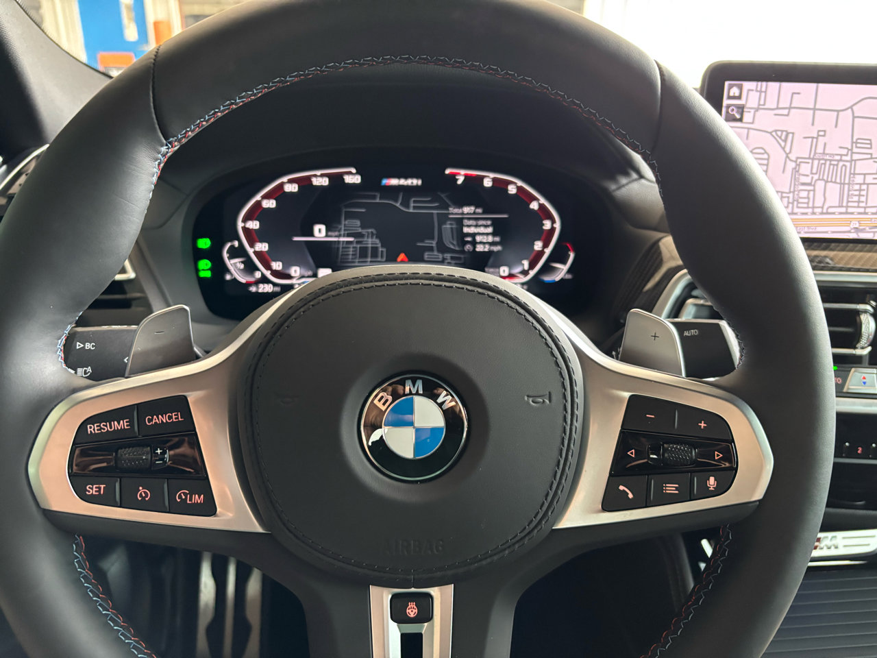 Used 2025 BMW X4 M40i w/ Premium Package image 16