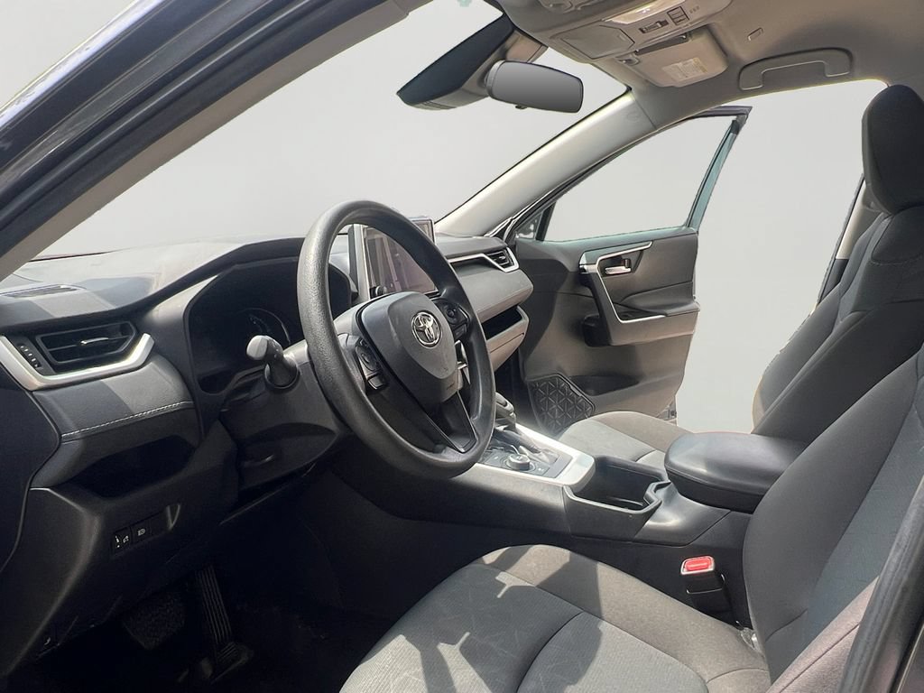 Used 2025 Toyota RAV4 XLE AWD/4WD image 9