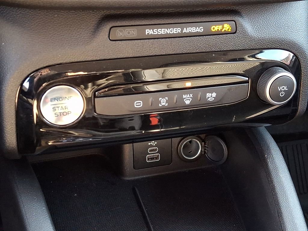 Used 2024 Ford Escape Base 4D Sport Utility image 12