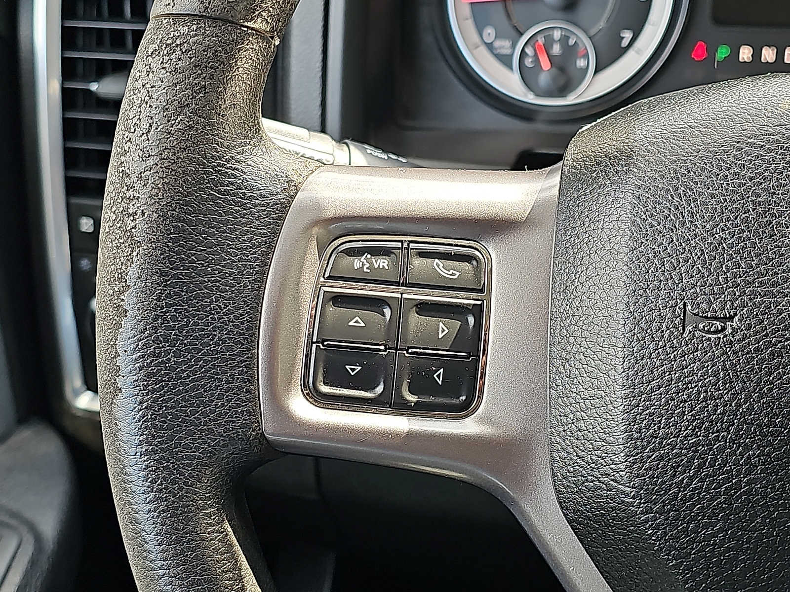 Used 2022 RAM 1500 Classic SLT AWD/4WD image 20
