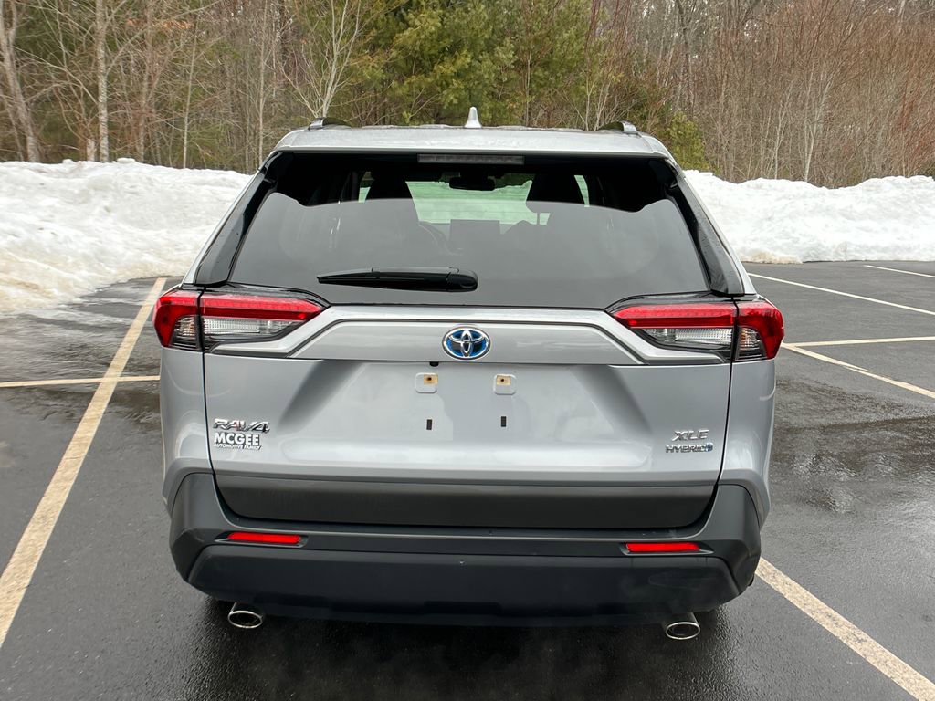 Used 2022 Toyota RAV4 XLE Premium image 4