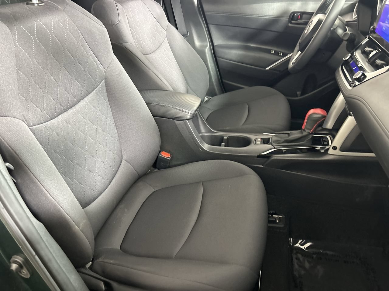 Used 2024 Toyota Corolla Cross LE w/ Moonroof Package FWD image 27