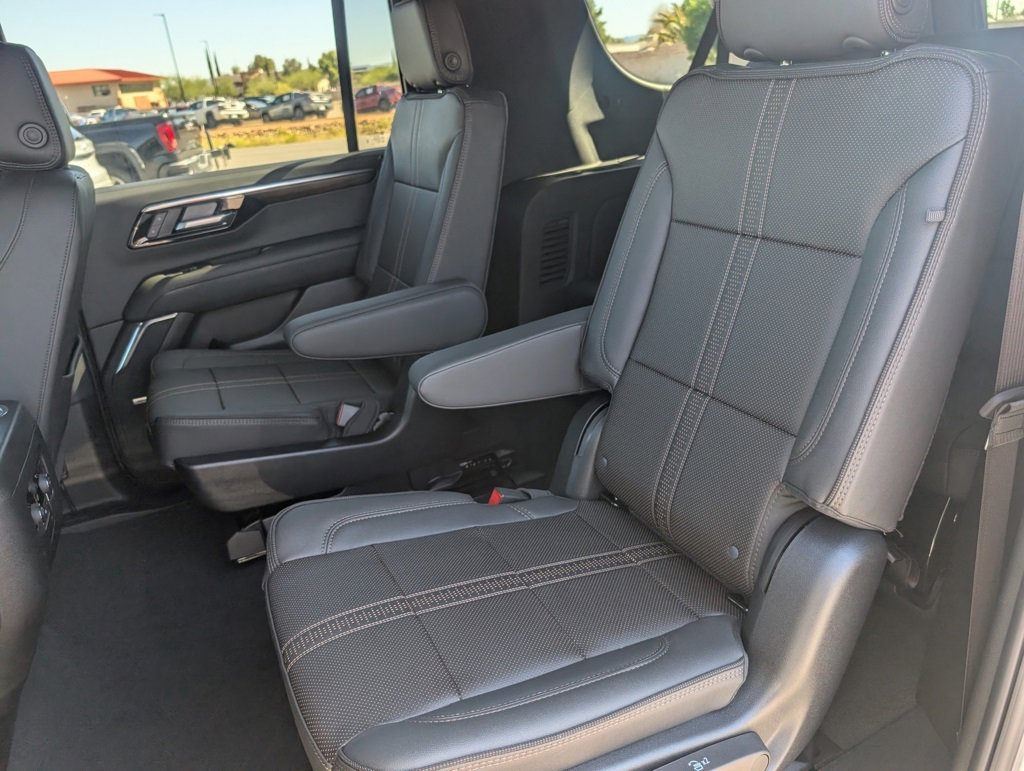 New 2026 Chevrolet Suburban High Country image 13