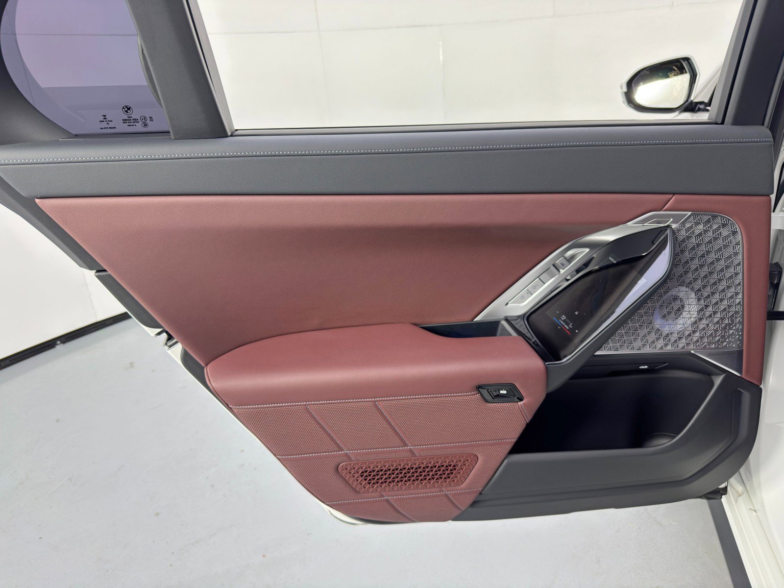 Used 2023 BMW i7 xDrive60 w/ Executive Package 2 image 55