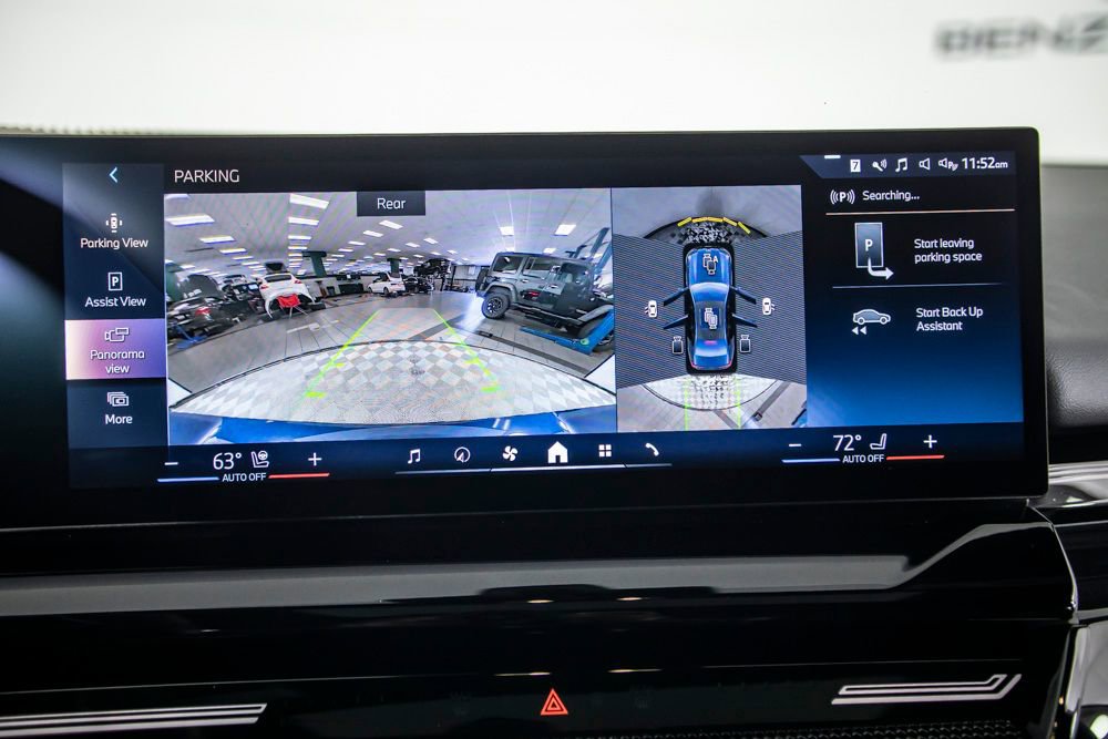 Used 2024 BMW 530i w/ M Sport Package RWD image 28