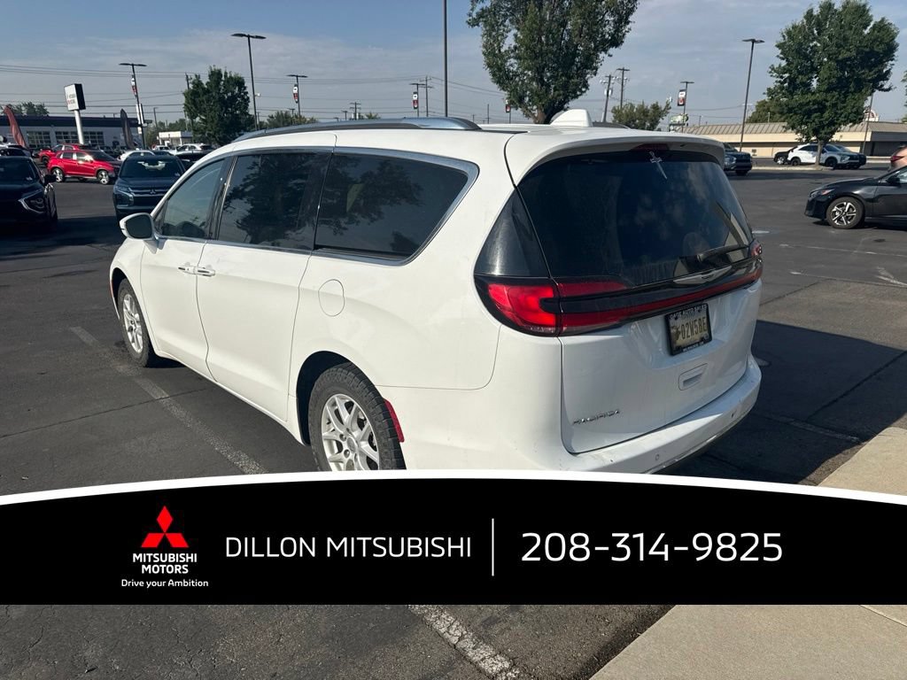 Used 2021 Chrysler Pacifica Touring-L FWD image 4