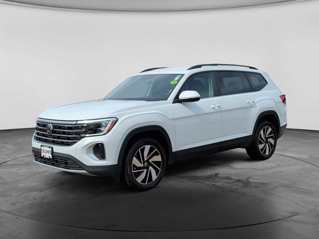 Used 2025 Volkswagen Atlas SE AWD/4WD image 3