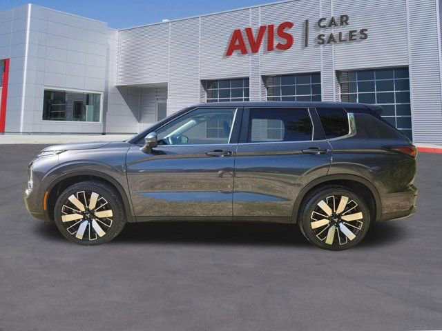 Used 2025 Mitsubishi Outlander SE AWD/4WD image 11