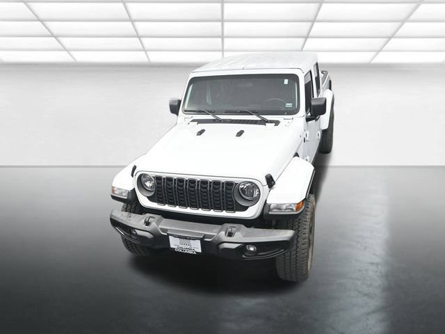Used 2025 Jeep Gladiator Sport image 12