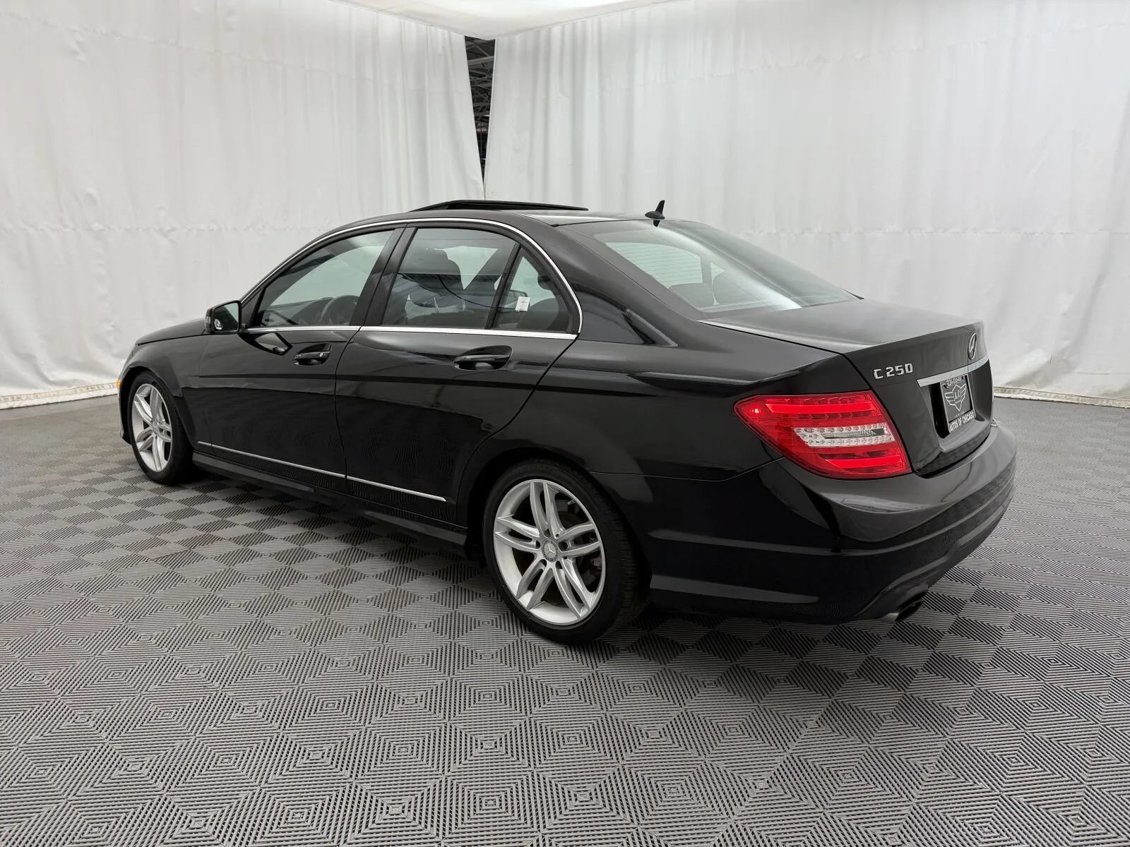 Used 2013 Mercedes-Benz C 250 Sedan image 7